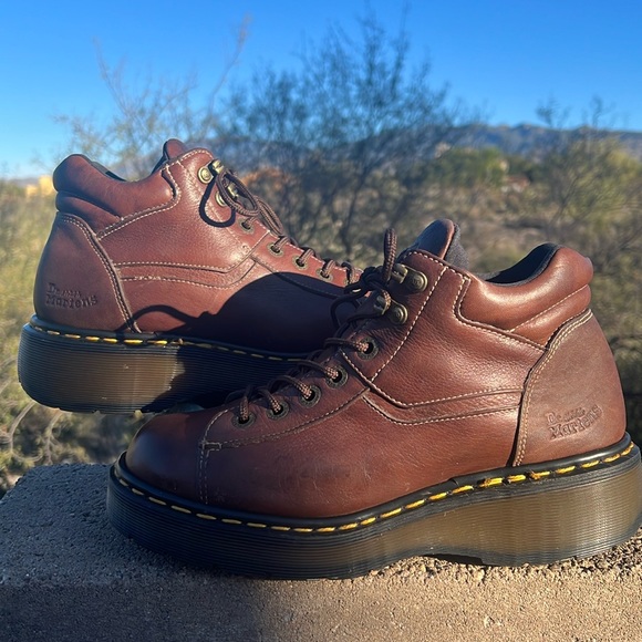 🏴󠁧󠁢󠁥󠁮󠁧󠁿 Vintage Dr. Martens MIE Chunky Lace Up Platform Ankle Boots UK 7 - Picture 12 of 17